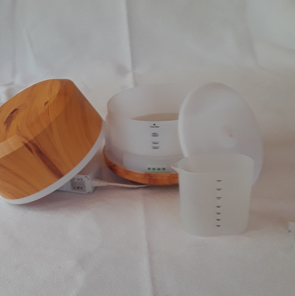 Aroma Diffuser Lamp, wood grain, Lighted, varied colors,adjustable time settings - Picture 5 of 11